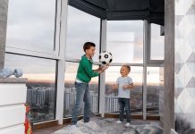 Ferestre din aluminiu cu geam termoizolant: Un standard esențial pentru clădirile eco-friendly